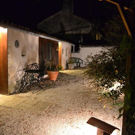 Chef-Boutonne Le Moulin De Lusseau Bed & Breakfast 部屋 写真