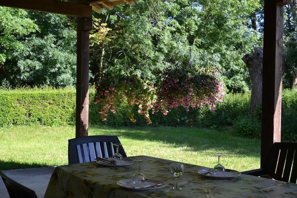 Chef-Boutonne Le Moulin De Lusseau Bed & Breakfast エクステリア 写真