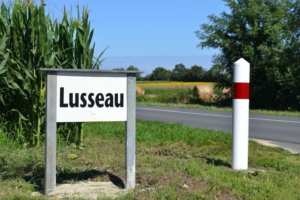 Chef-Boutonne Le Moulin De Lusseau Bed & Breakfast エクステリア 写真
