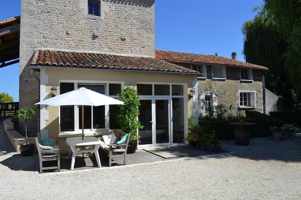 Chef-Boutonne Le Moulin De Lusseau Bed & Breakfast エクステリア 写真